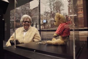 De Tweede Wereldoorlog in 100 voorwerpen Kunsthal Rotterdam  2014